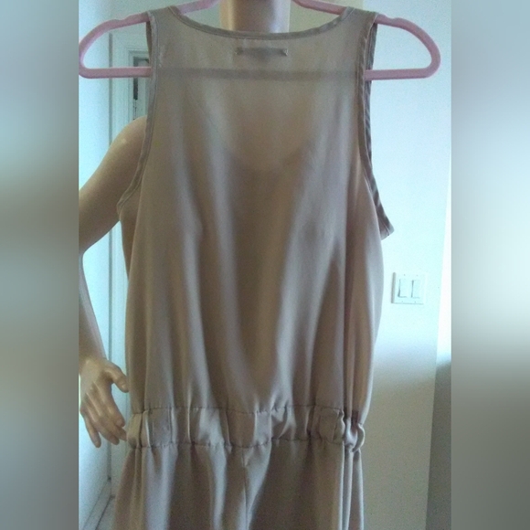 BNWOT JUMPER BEIGE BY TOXIK 3 GATHERED WAIST TOP & SIDE PKTS MED CAPRI STYLE - Picture 8 of 8